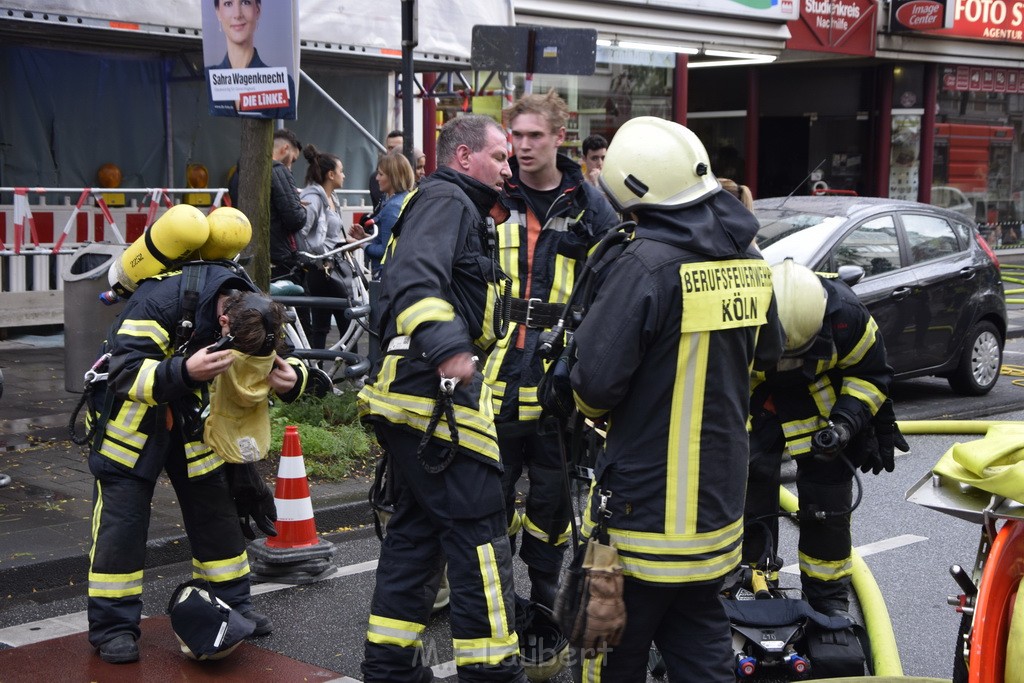 Feuer 2 Koeln Nippes Neusserstr P144.JPG - Miklos Laubert